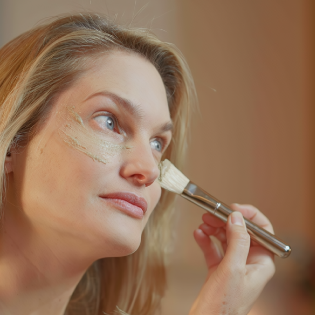 BRUSH FACE MASK