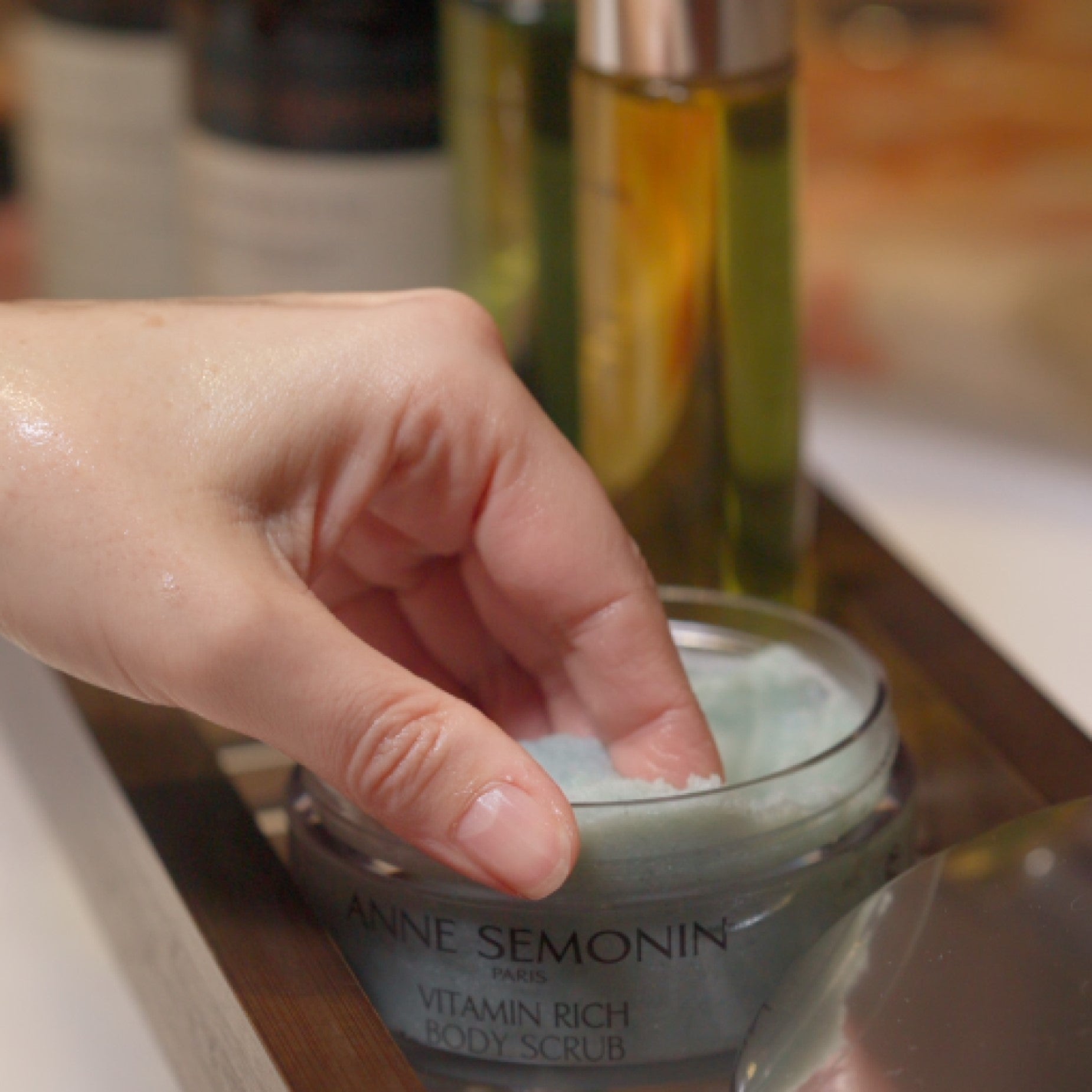 VITAMIN RICH BODY SCRUB